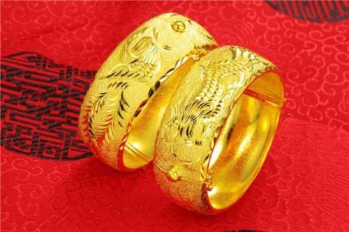 订婚买的金子没结婚能要回来吗