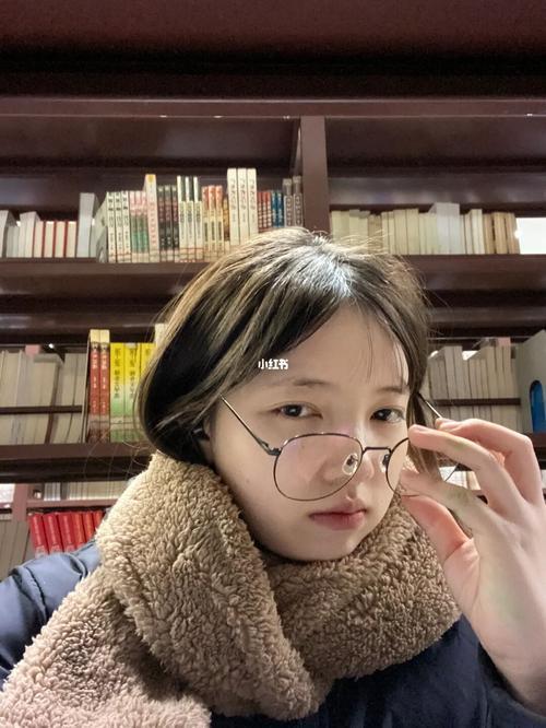 长期背书会影响脸变形吗