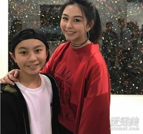 沈月是邱淑贞的女儿吗