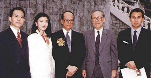 李嘉诚有多少老婆