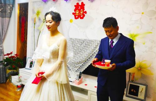 侄媳妇生小孩子包多少红包合适