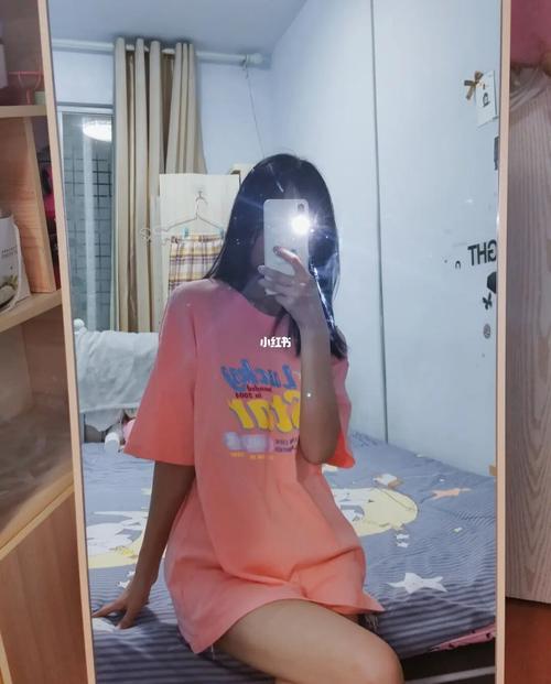 上半身不露脸拍照姿势