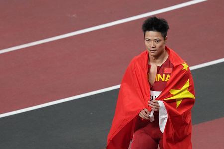 苏炳添100米穿什么袜子