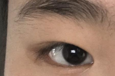 眼睛看起来真实是什么意思