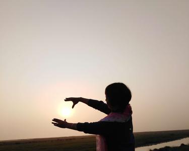 拥抱  夕阳歌词