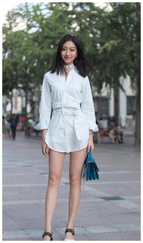 个子高腰细的词语