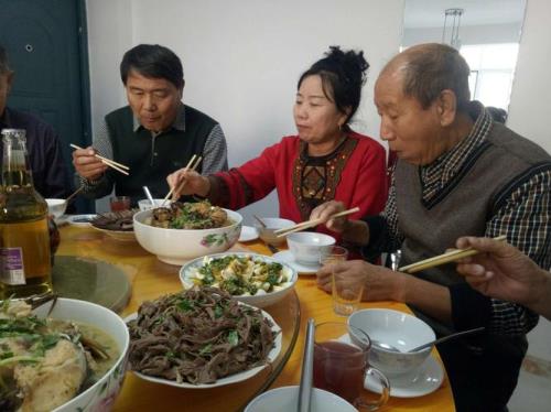 去大哥家吃饭该准备什么