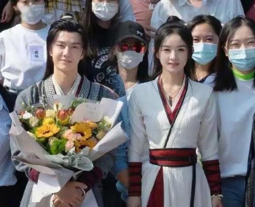 王一博喜欢赵丽颖的证据有哪些