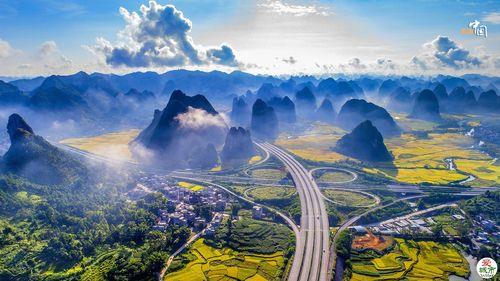 一道道山川紧相连歌词