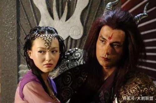 演魔尊重楼的是谁