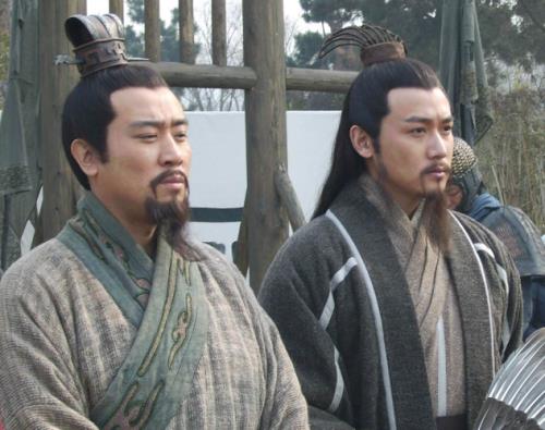 三兄弟创群的名字