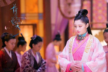 花谢花飞花满天谢千寻恢复身份