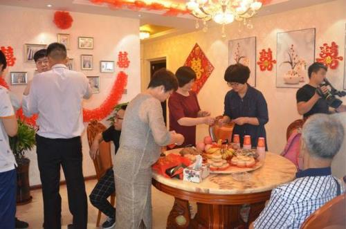 订婚男女双方的家长都要到场吗