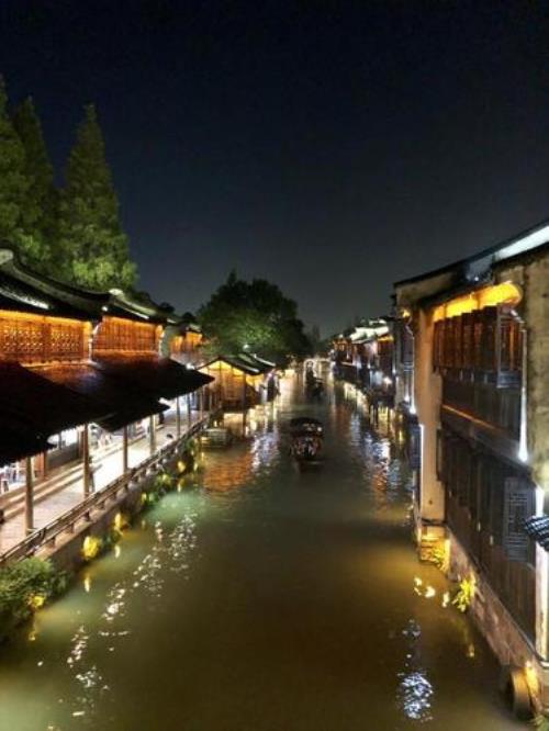 夜暮和夜幕有什么区别