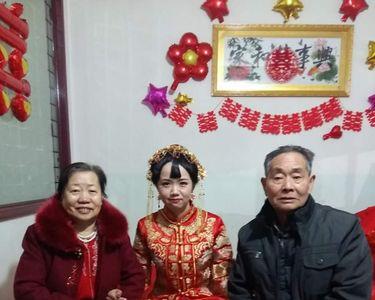 侄女的爷爷奶奶我应该叫什么