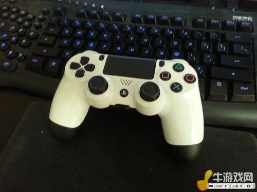ps4手柄充电闪一下就灭