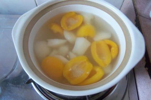 枇杷梨子冰糖水怎么煮