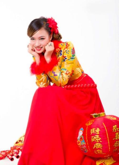三个小女孩唱的新年歌