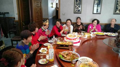 什么是亲友团