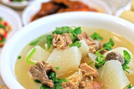 山羊肉炖萝卜的做法