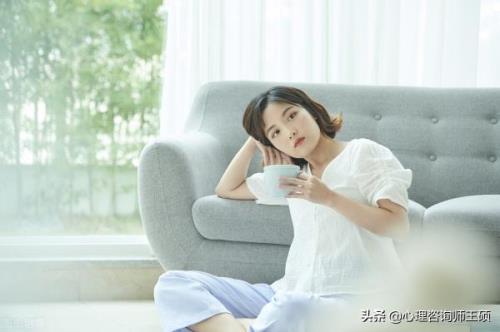 我伤了女友的自尊，要怎么挽回呢