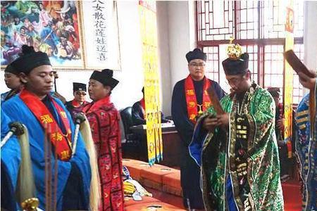 迎鸾什么意思