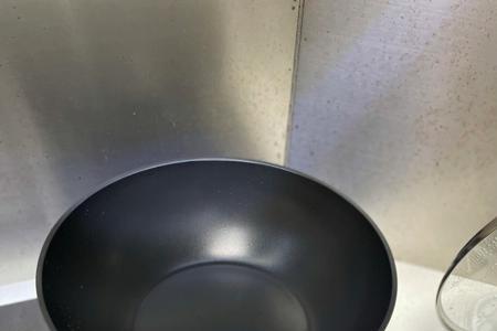 双立人的锅子烧焦了怎么清洗