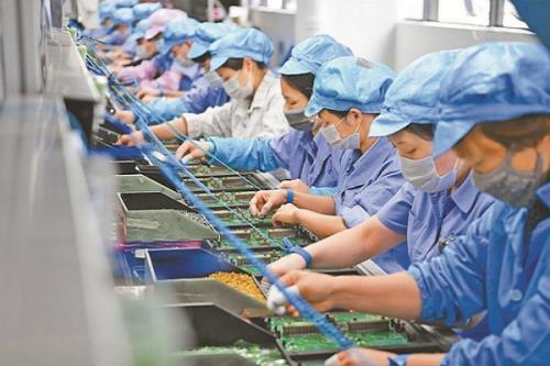 在家想开一个小型的电子厂