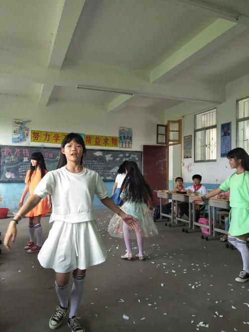 六一儿童节适合五年级跳的个人