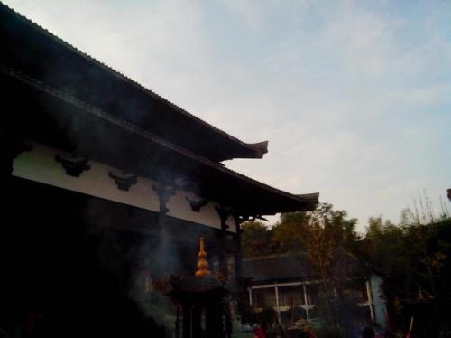 大姨妈来了能不能去寺庙