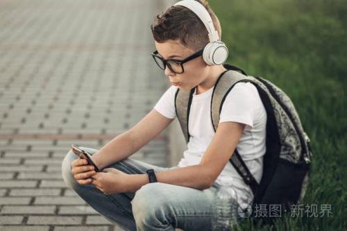 孩子听音乐用什么设备