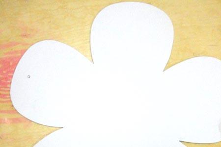 怎样用卡纸剪梅花树枝树干