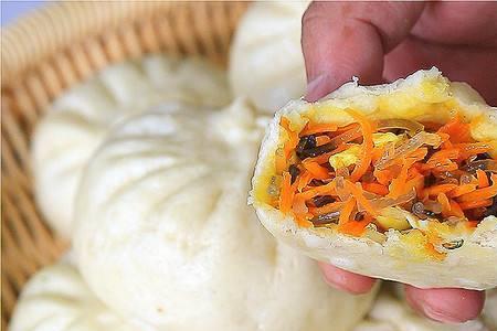 大红萝卜牛肉包子馅儿的做法