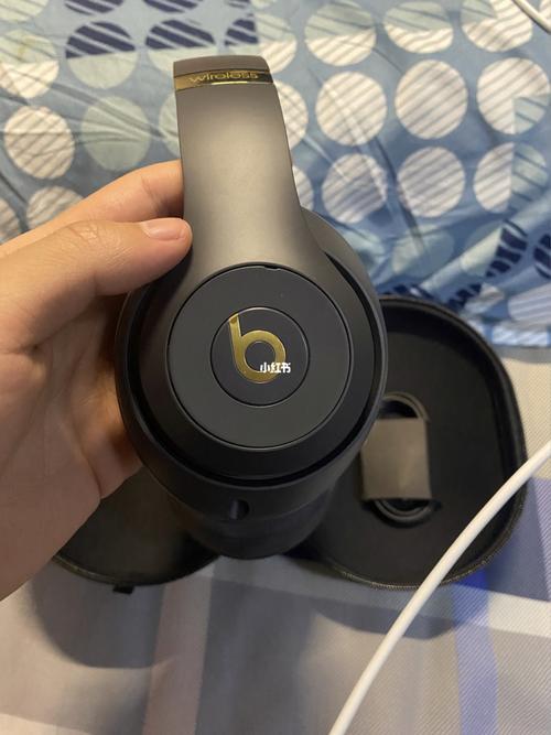 beatsstudio3充电口是安卓的吗