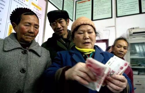 城乡低保人员到了60岁能领多少钱