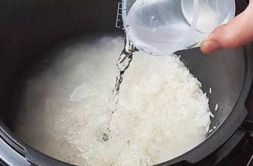 米饭五分钟蒸熟能吃吗
