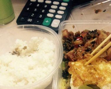 搬家第一顿饭中午还是晚上饭