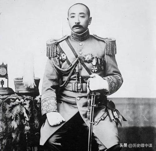 张学良的父亲是不是张作霖