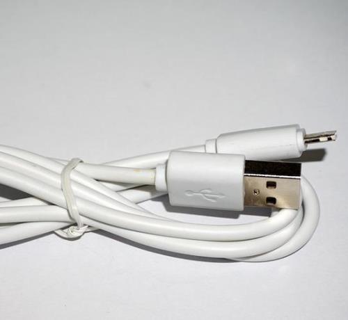 手机充电器的线四根接哪个