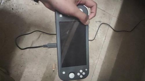 switch充满电后不玩也没电