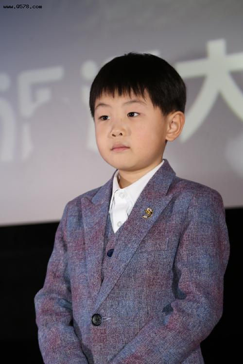 张峻豪2022年多大