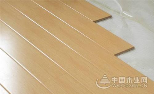 木地板怎么固定在地上