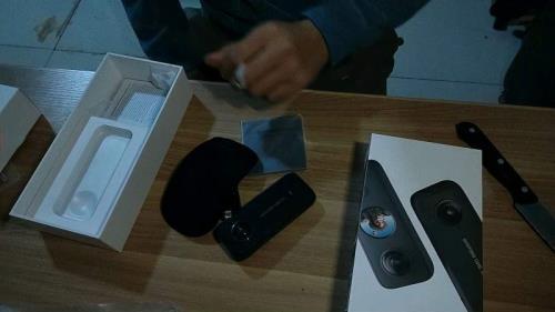 影石360用数据线怎么连接手机