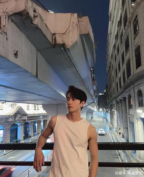 为什么帅的都是直男