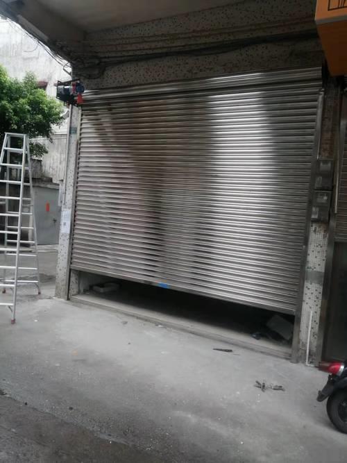 卷闸仓库门隔缝隙怎么处理
