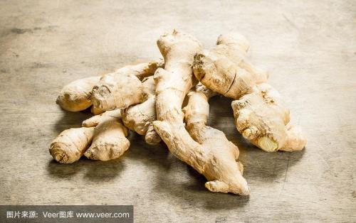 新鲜生姜为什么切开颜色发青