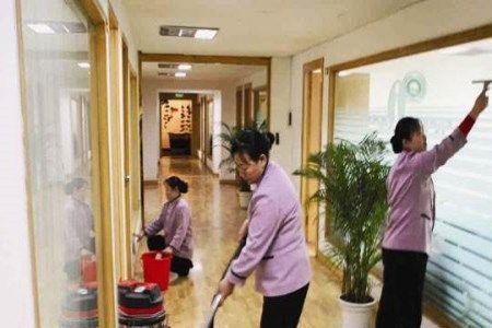 开荒保洁栏杆如何擦