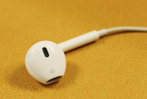 苹果耳机充电多久最好