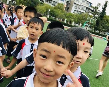 聪明的学生额头都高吗