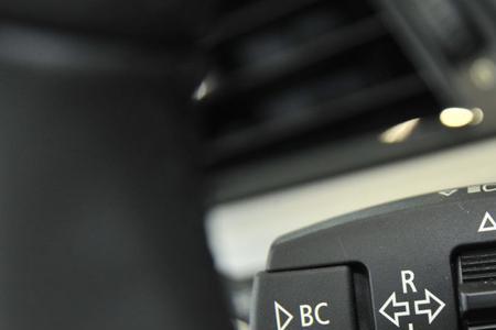 宝马自动远近光图标不显示